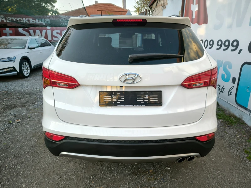 Hyundai Santa fe 2.2CRDI Premium 7 местен Швейцария панорама кейлес, снимка 5 - Автомобили и джипове - 47806914