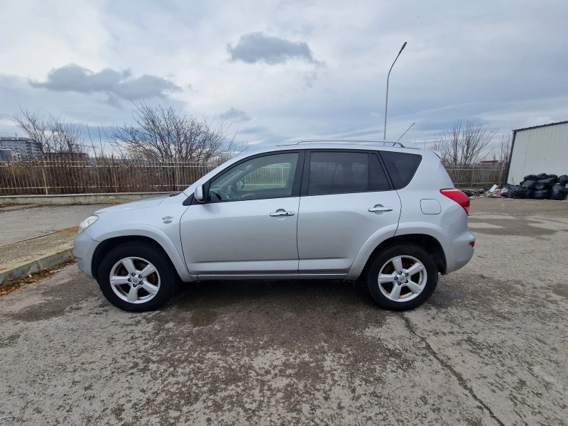 Toyota Rav4 D-CAT 2.2/Подгрев, Камера, Кожа, NAVI, снимка 4 - Автомобили и джипове - 49188103