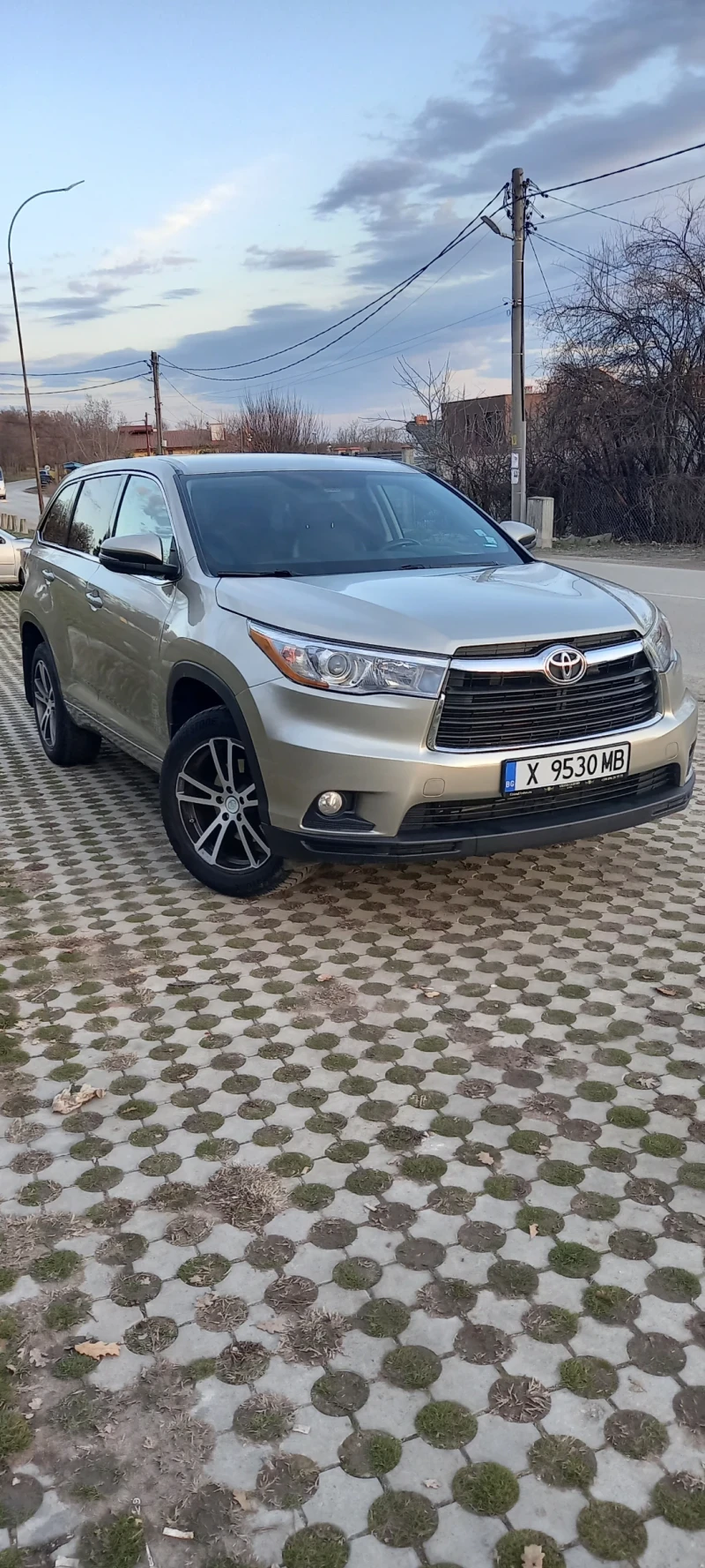 Toyota Highlander LE, снимка 3 - Автомобили и джипове - 49546245