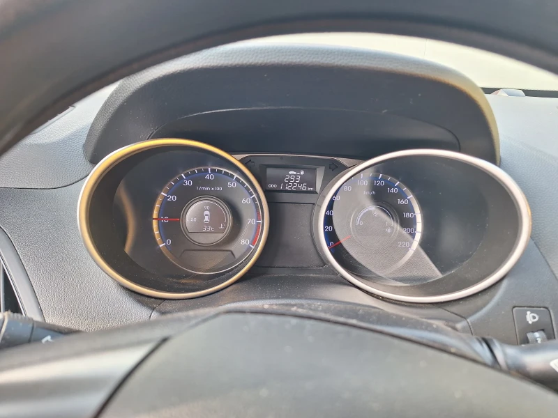 Hyundai IX35, снимка 4 - Автомобили и джипове - 52526793