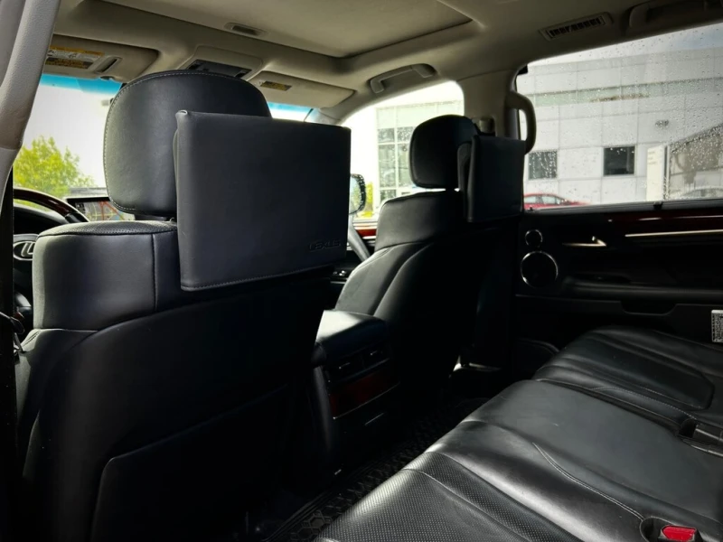 Lexus LX 570 AWD/АВТОКРЕДИТ/директно от лексус, снимка 9 - Автомобили и джипове - 52627707
