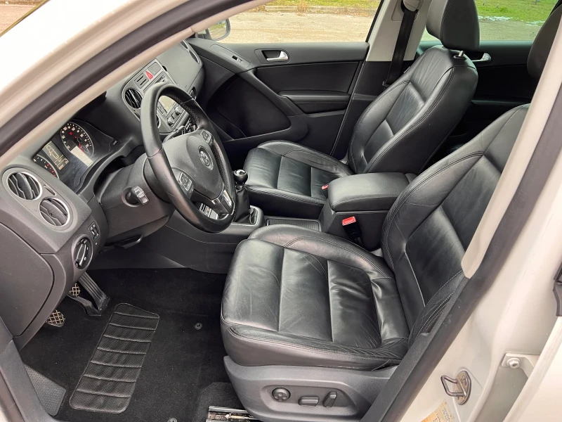 VW Tiguan 2.0Tdi 140 панорама подгрев кожа, снимка 10 - Автомобили и джипове - 53222679