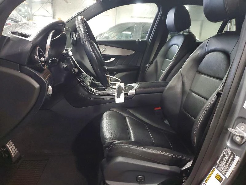 Mercedes-Benz GLC 300 2.0L 4 ALL WHEEL DRIVE, снимка 8 - Автомобили и джипове - 53713519