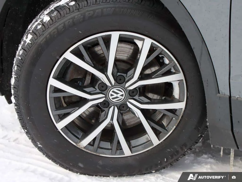 VW Tiguan * ComfortlineCERTIFIED AS TRADED, NAVIGATION, HTD , снимка 7 - Автомобили и джипове - 53760314