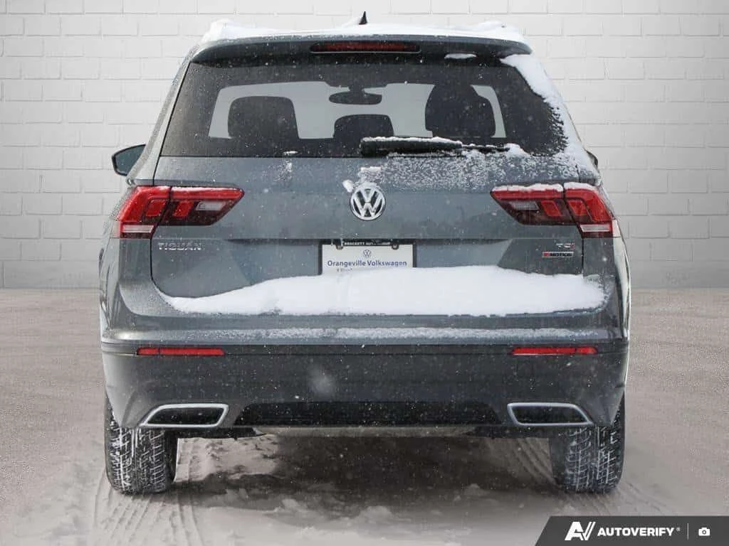 VW Tiguan * ComfortlineCERTIFIED AS TRADED, NAVIGATION, HTD , снимка 5 - Автомобили и джипове - 53760314