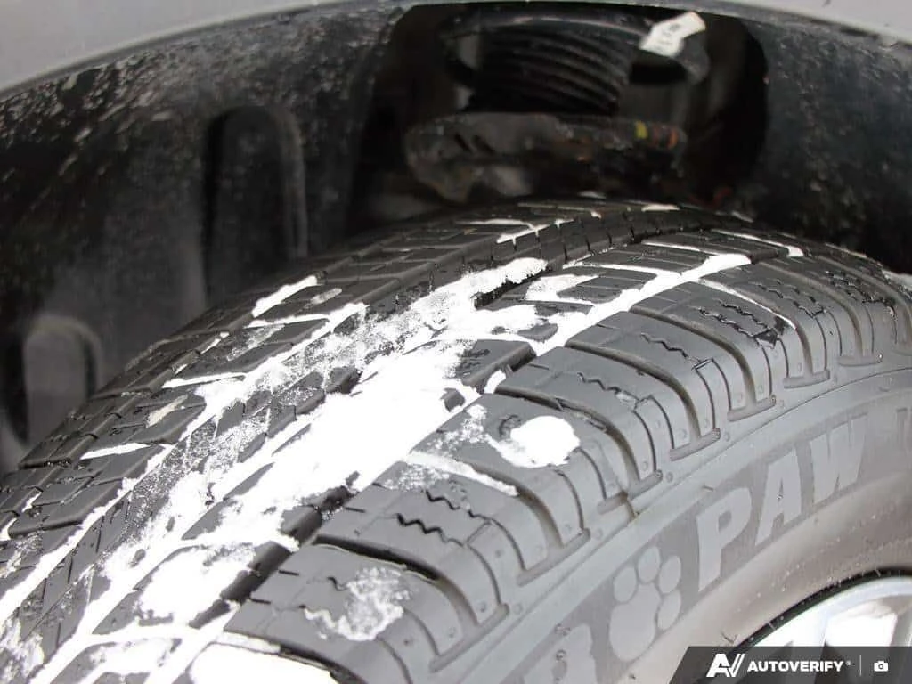 VW Tiguan * ComfortlineCERTIFIED AS TRADED, NAVIGATION, HTD , снимка 8 - Автомобили и джипове - 53760314