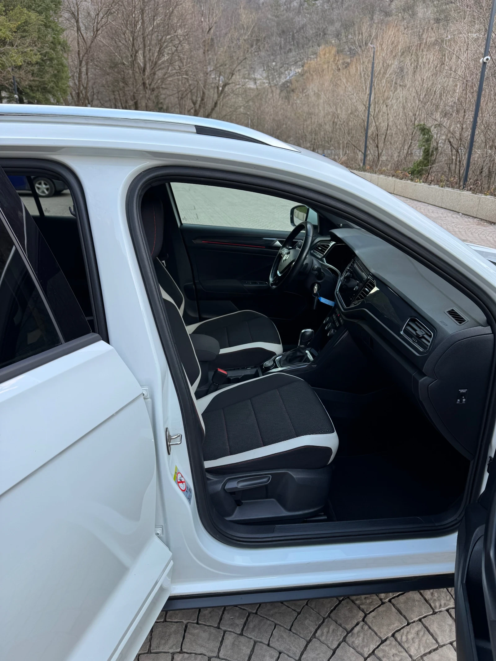 VW T-Roc R-LINE 4x4, снимка 5 - Автомобили и джипове - 53786784