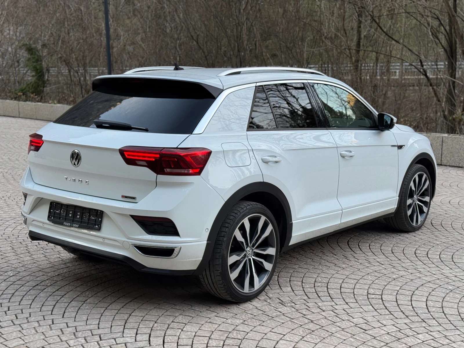 VW T-Roc R-LINE 4x4, снимка 3 - Автомобили и джипове - 53786784