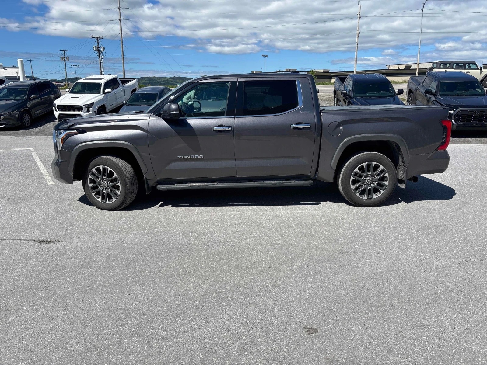 Toyota Tundra LIMITED * * CARFAX * * АВТО КРЕДИТ * * , снимка 3 - Автомобили и джипове - 55014793
