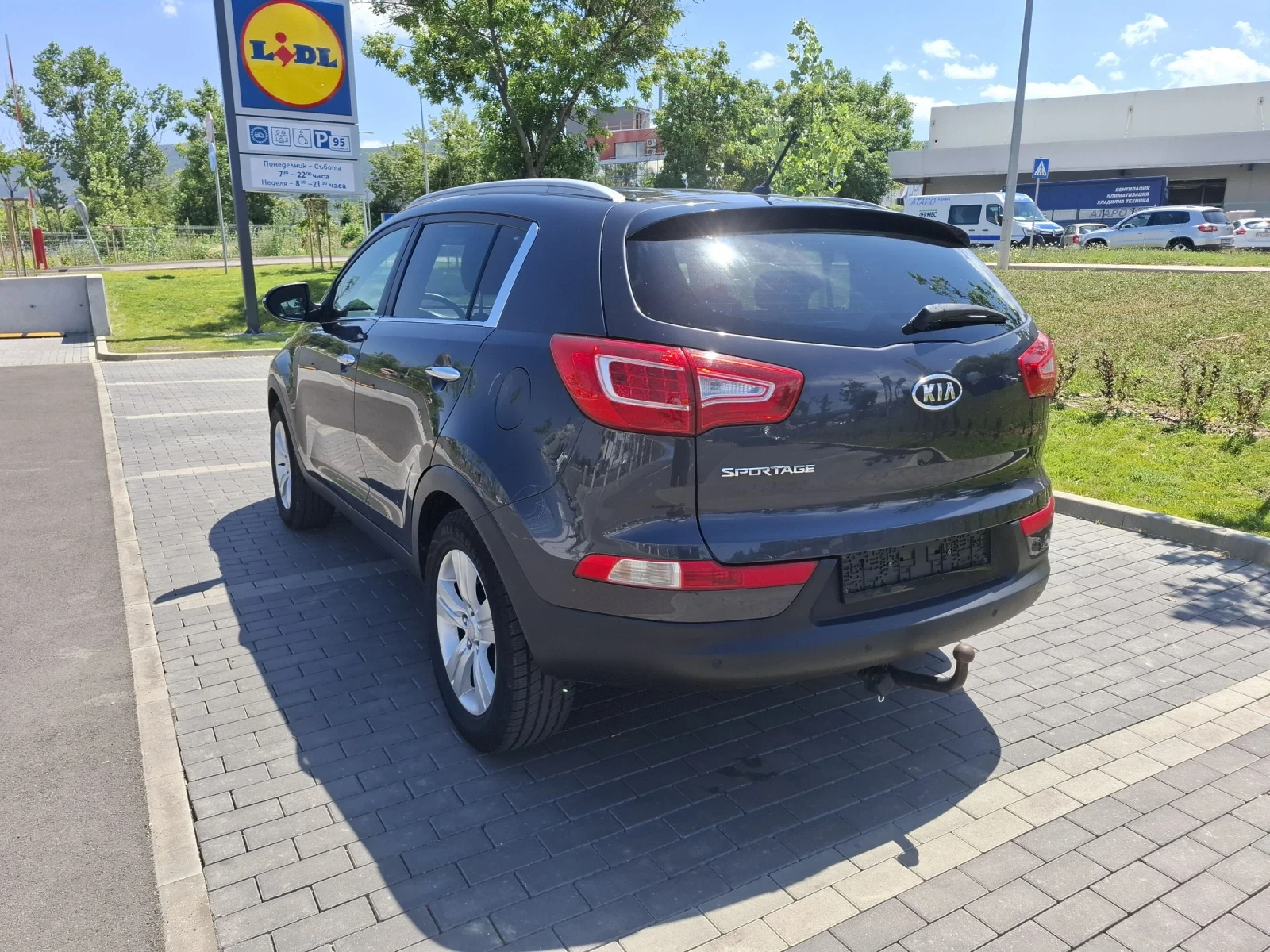 Kia Sportage 2.0, снимка 6 - Автомобили и джипове - 55362418