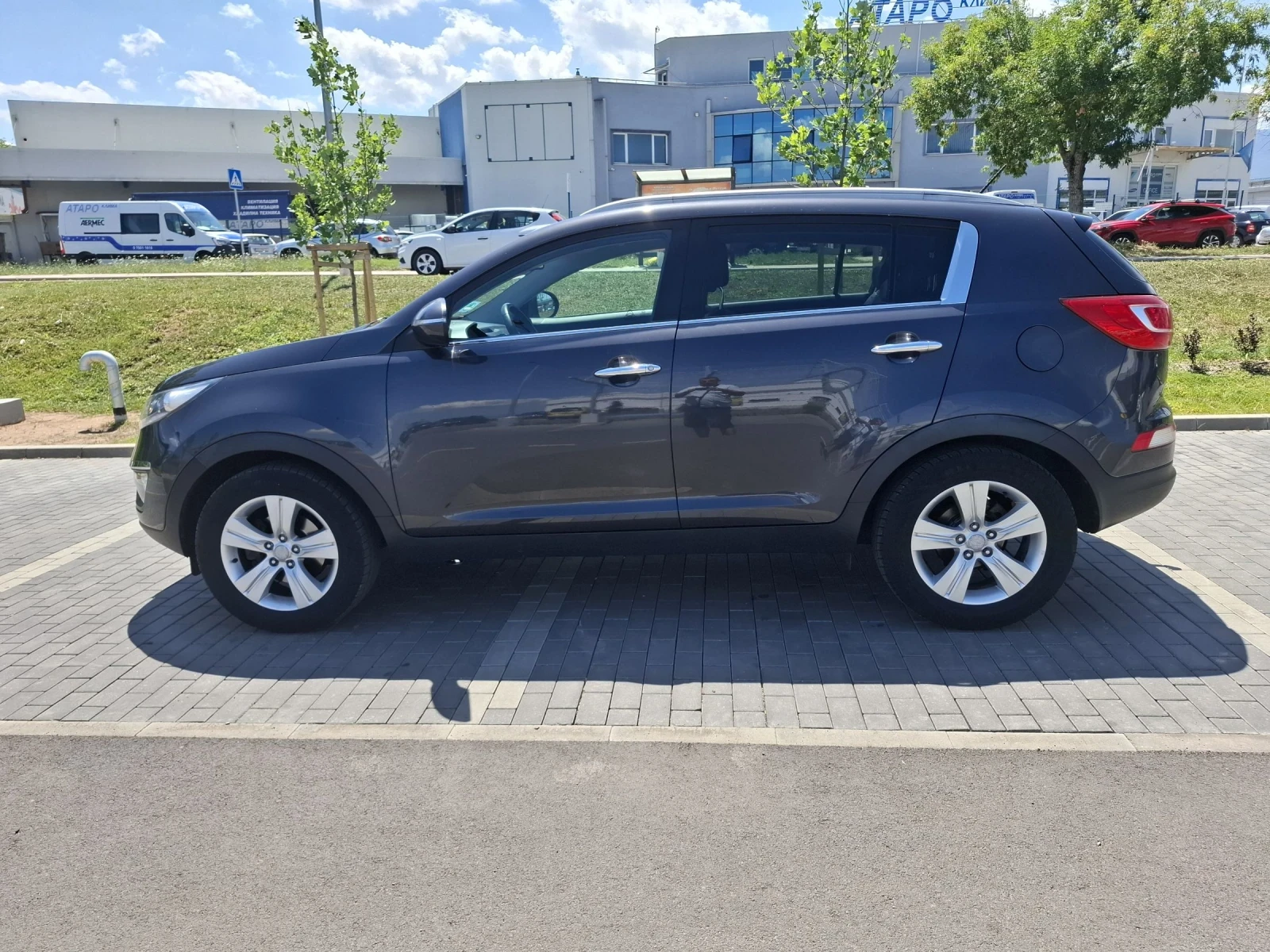 Kia Sportage 2.0, снимка 7 - Автомобили и джипове - 55362418