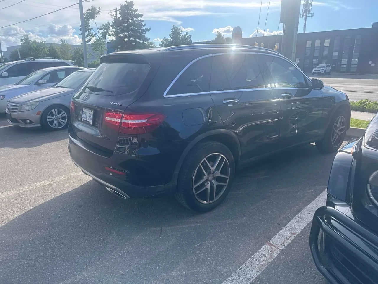 Mercedes-Benz GLC 300 * CARFAX * ОПЦИЯ ЗА ФИНАНСИРАНЕ, снимка 3 - Автомобили и джипове - 55777795