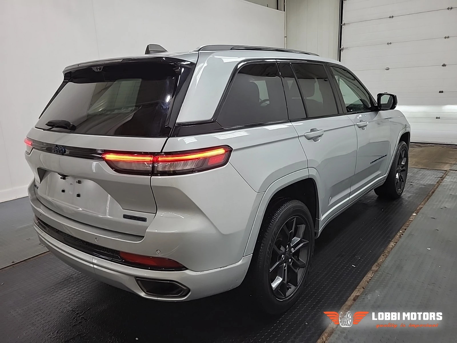 Jeep Grand cherokee, снимка 2 - Автомобили и джипове - 56295759