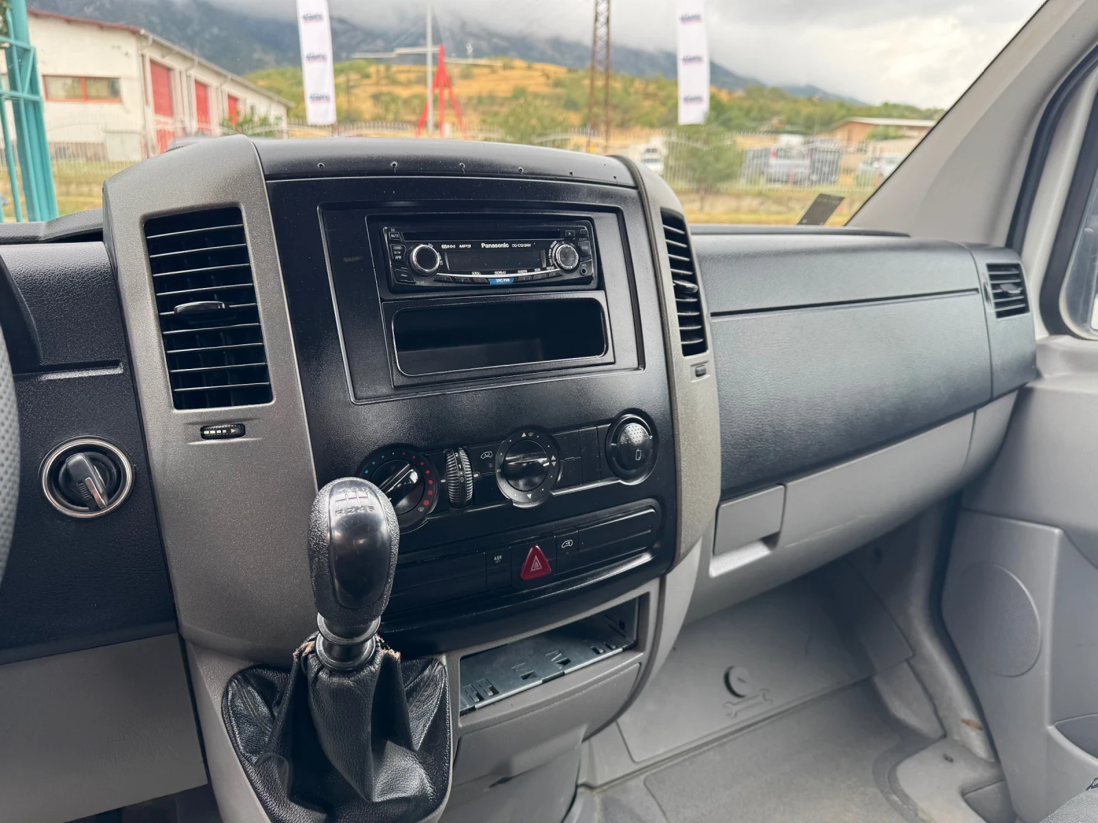 Mercedes-Benz Sprinter 318 3.0CDI* 6+ 1места* 3.20 метра каросерия - изображение 6