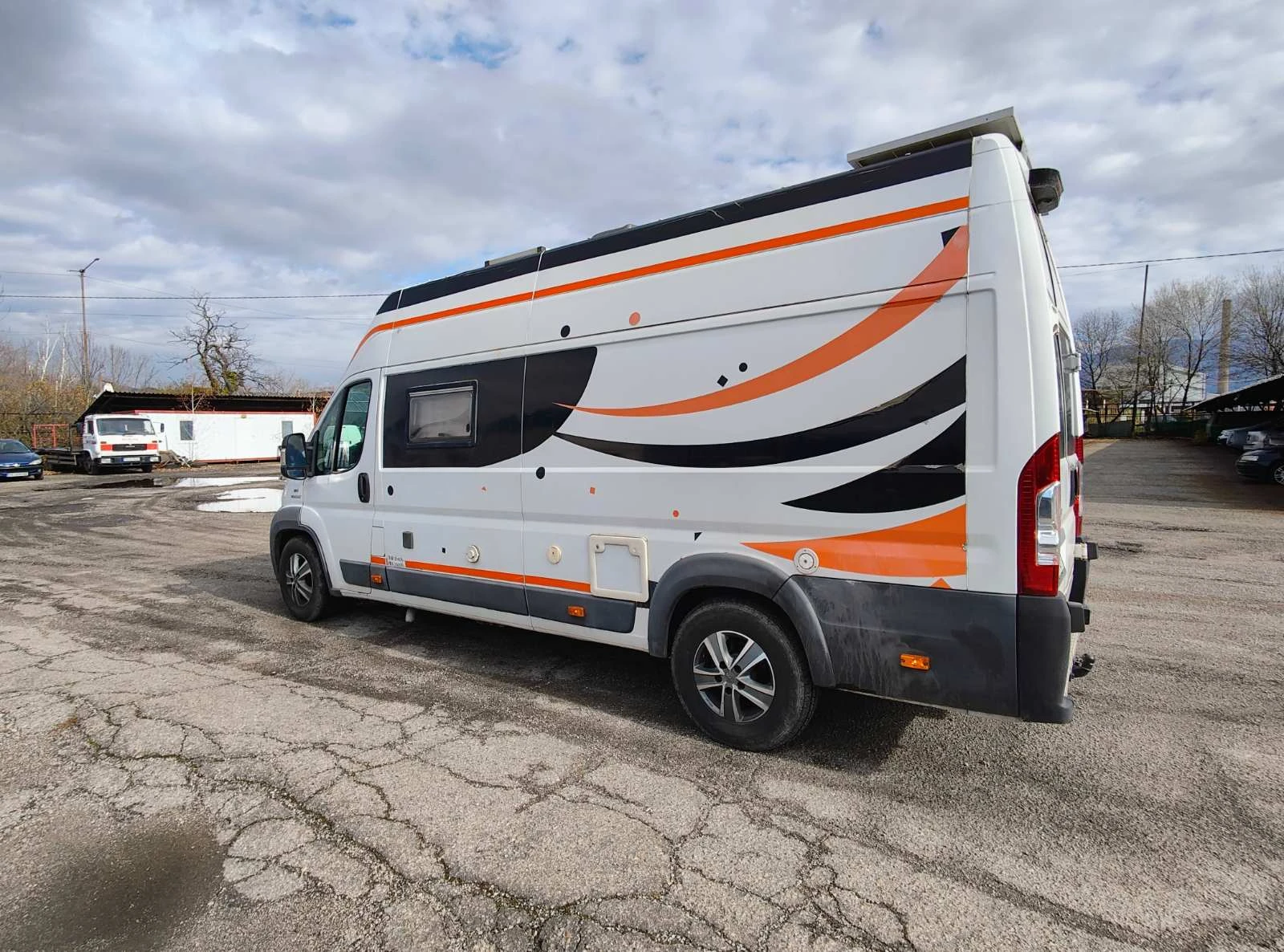 Кемпер Peugeot Boxer, снимка 2 - Каравани и кемпери - 56368170