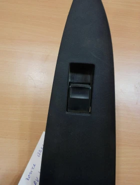 Копче ел стъкло задно дясно Тойота Рав4 2.0б