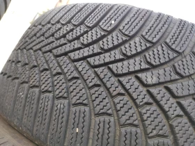 Гуми Зимни 235/45R19, снимка 2