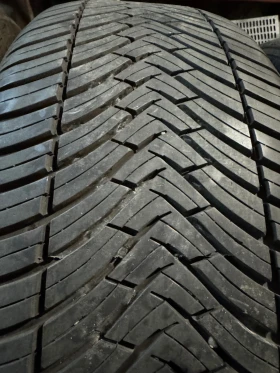 Гуми Всесезонни 235/55R19, снимка 11
