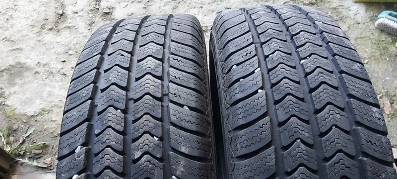 Гуми Зимни 205/65R16, снимка 3 - Гуми и джанти - 35124967