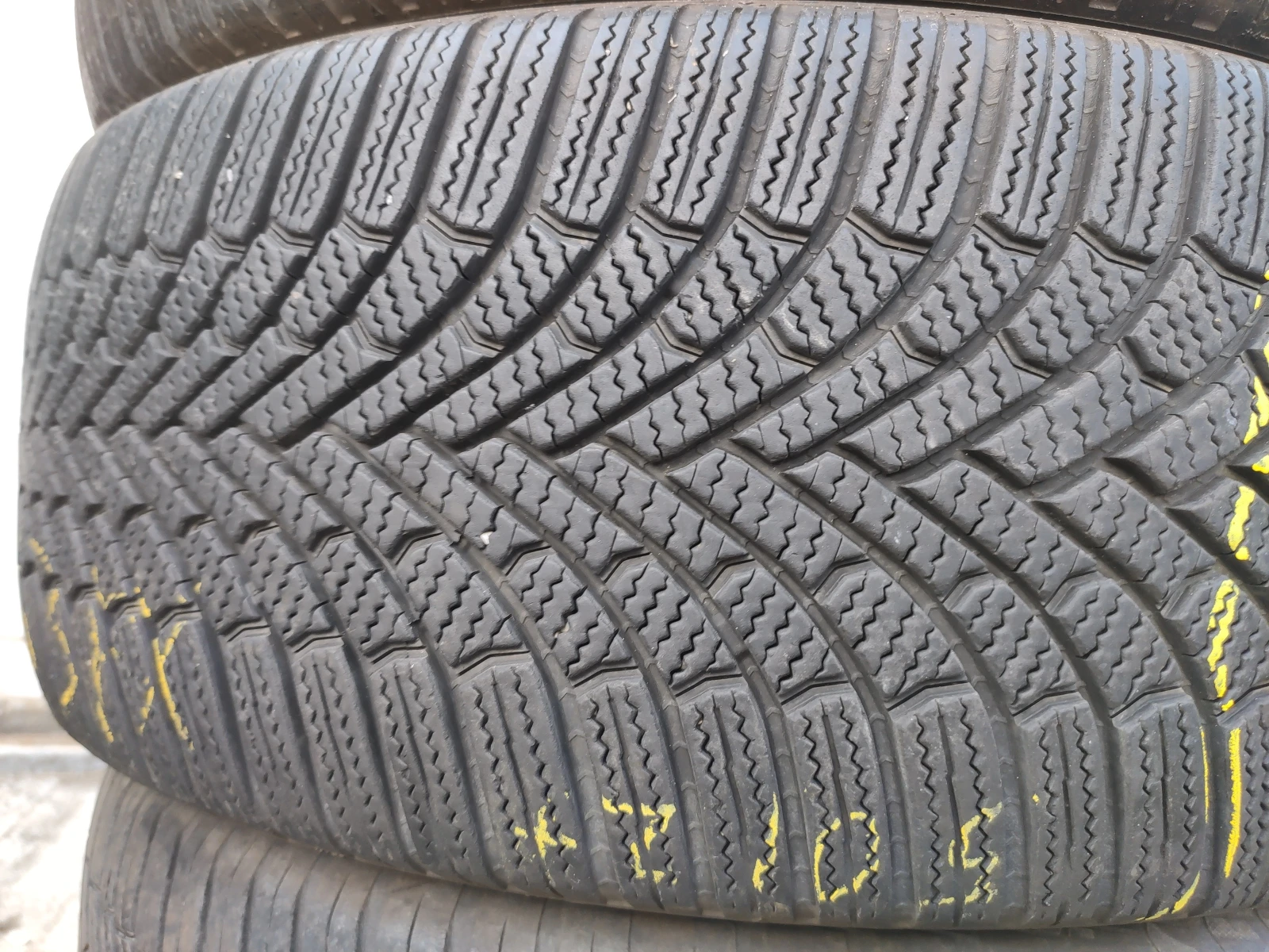 ���� 235/45R19 | Mobile.bg � ����������� 4