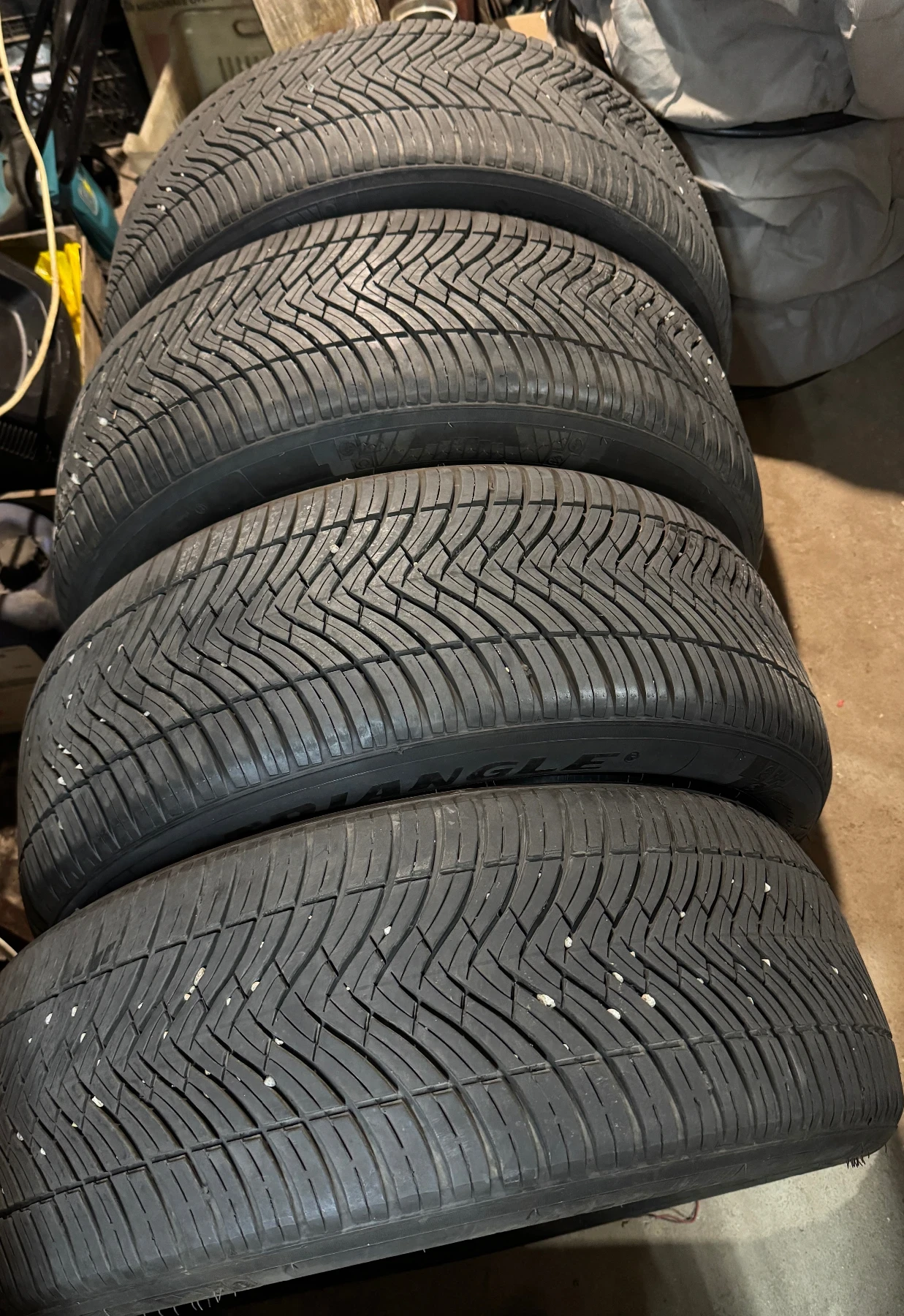 Гуми Всесезонни 235/55R19, снимка 12 - Гуми и джанти - 56718870