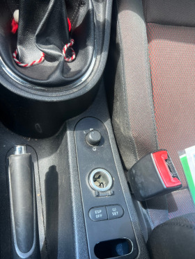 Seat Leon 2.0TDI, снимка 11 - Автомобили и джипове - 40411838
