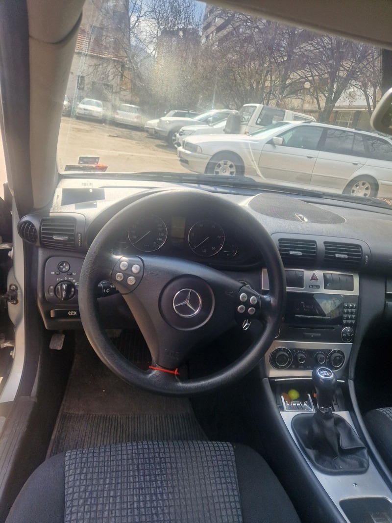Mercedes-Benz C 220, снимка 8 - Автомобили и джипове - 46010180
