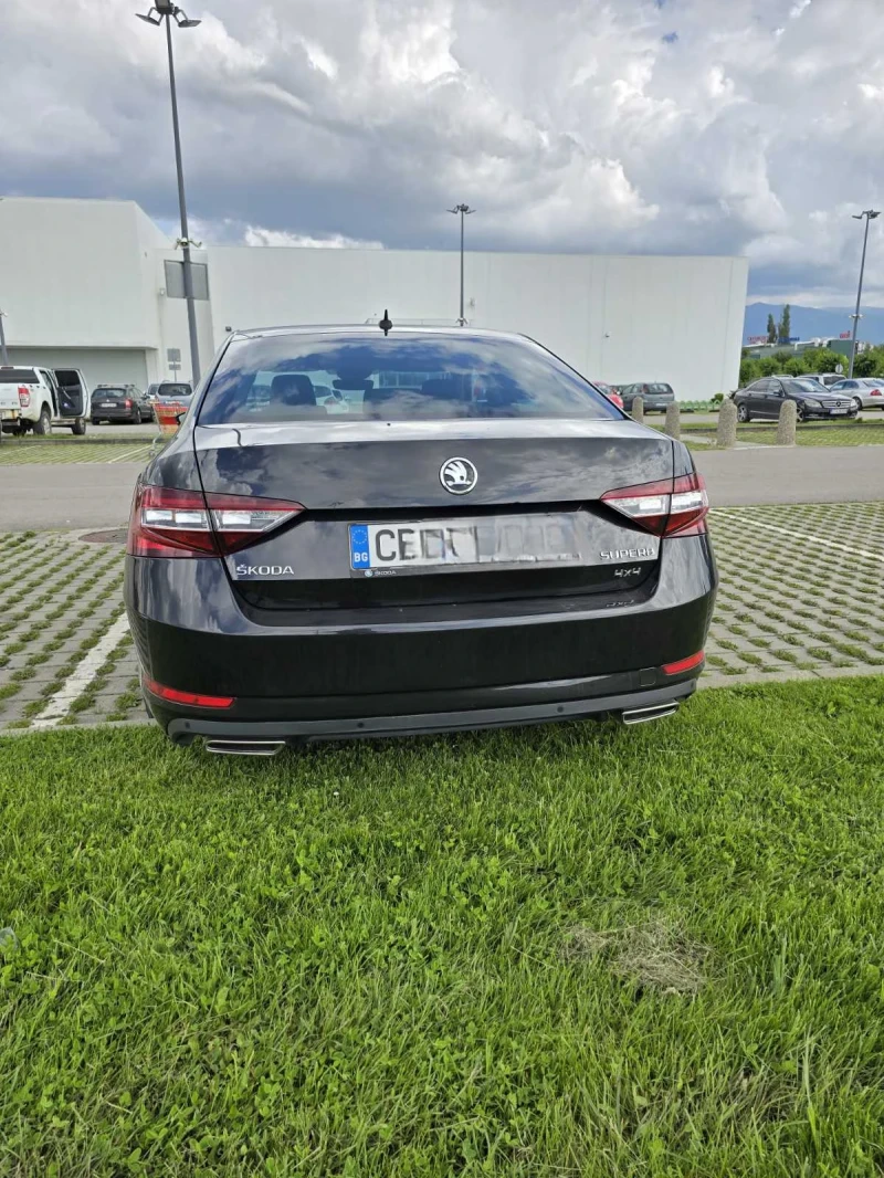 Skoda Superb L&K 2.0 TSI 272 к.с 4х4  7DSG, снимка 2 - Автомобили и джипове - 47904580