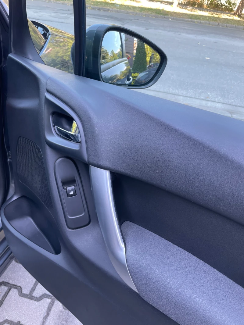 Citroen C3 1.4 EHDI Clima/Automat/Navitagtion, снимка 11 - Автомобили и джипове - 51890183