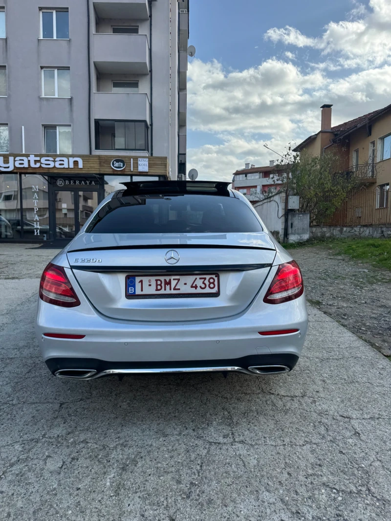 Mercedes-Benz E 220, снимка 4 - Автомобили и джипове - 52699870