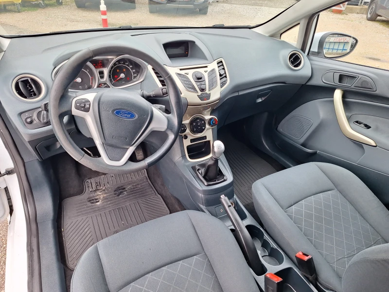 Ford Fiesta 1.2i, снимка 15 - Автомобили и джипове - 53505143