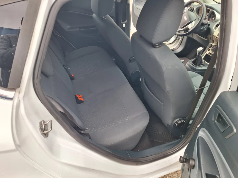 Ford Fiesta 1.2i, снимка 16 - Автомобили и джипове - 53505143