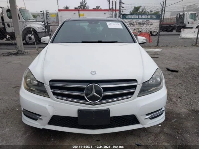 Mercedes-Benz C 300, снимка 3 - Автомобили и джипове - 48731560