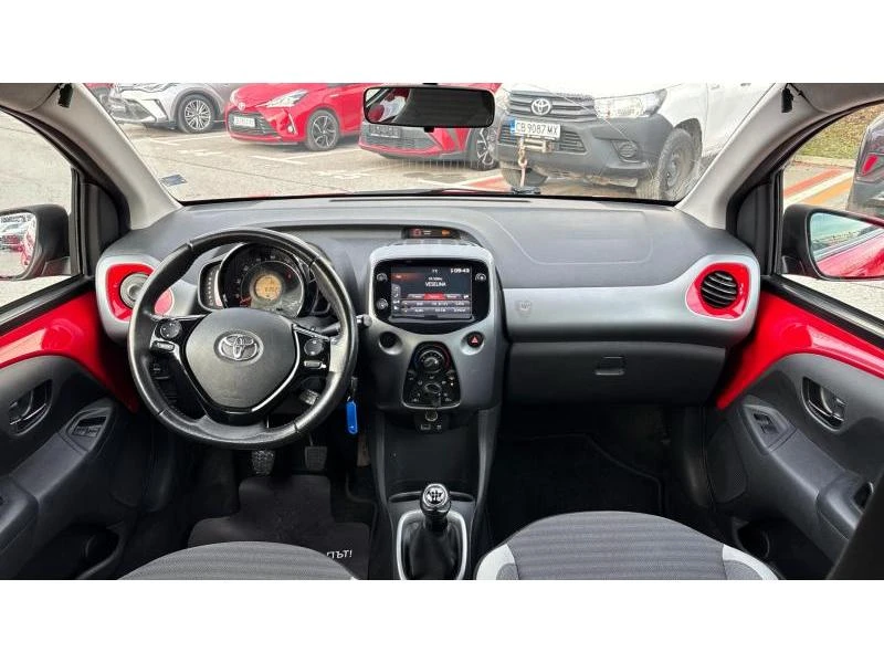 Toyota Aygo 1.0 VVT-i 5MT X-CONNECT, снимка 8 - Автомобили и джипове - 52835014