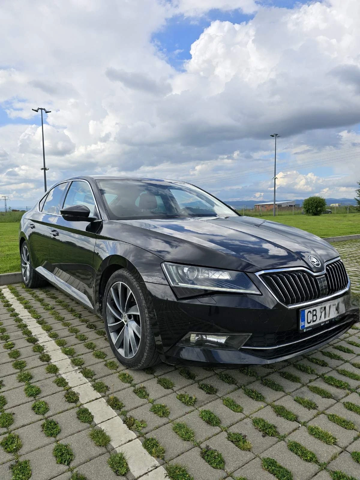 Skoda Superb L&K 2.0 TSI 272 к.с 4х4  7DSG - изображение 3