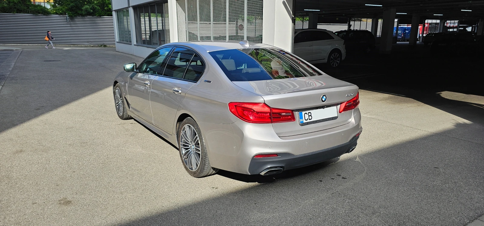 BMW 530 3.0 Plug-in хибрид - изображение 5