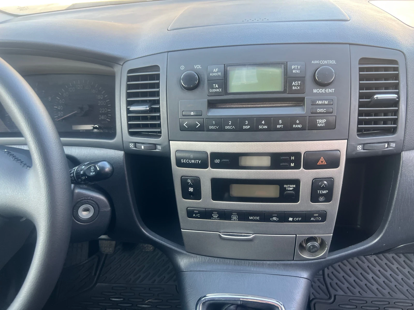 Toyota Corolla verso Corolla Verso | Mobile.bg — изображение 11