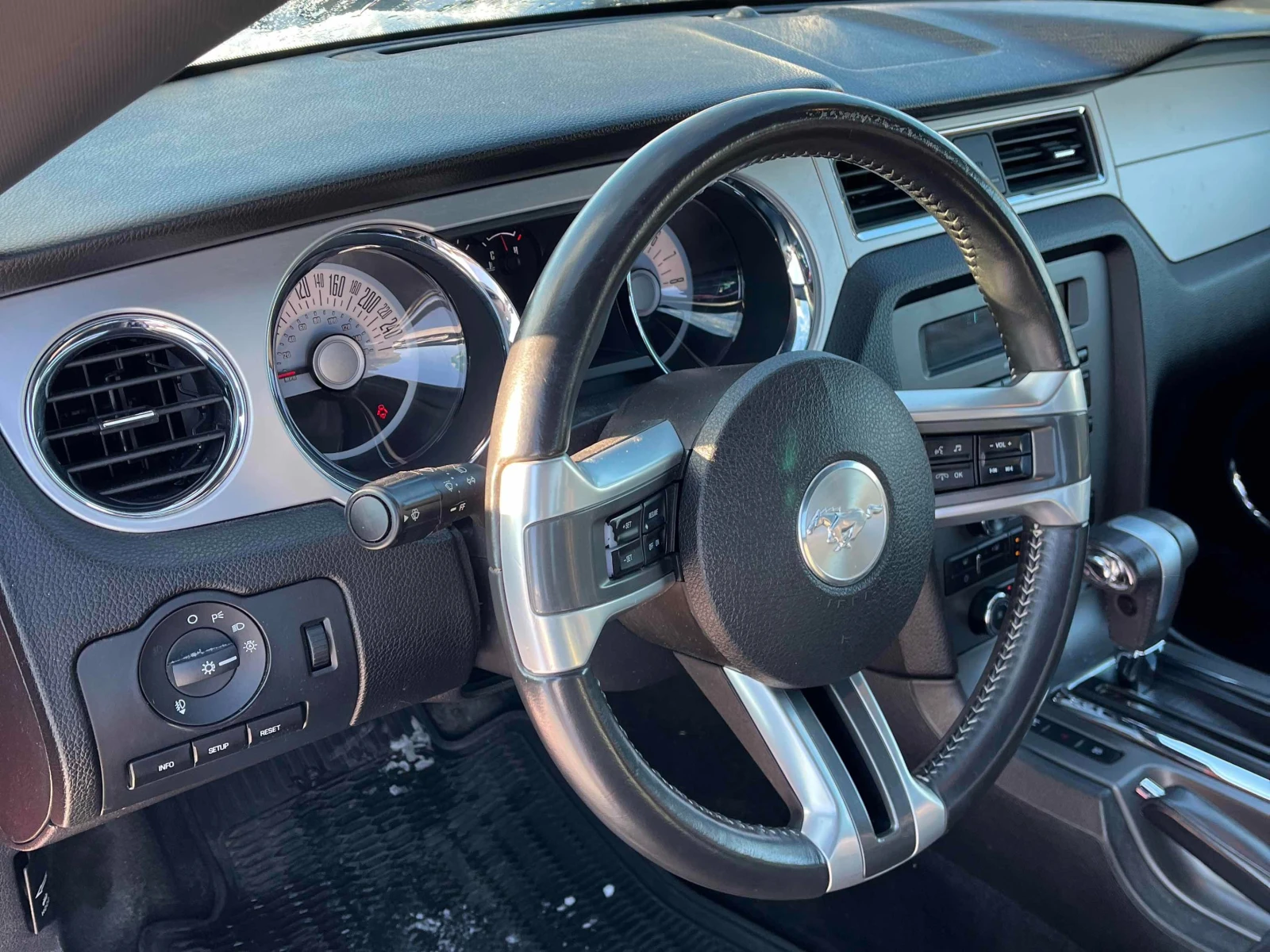 Ford Mustang V6 * * АВТОМАТИК * * CARFAX * * АВТО КРЕДИТ * *  - изображение 7