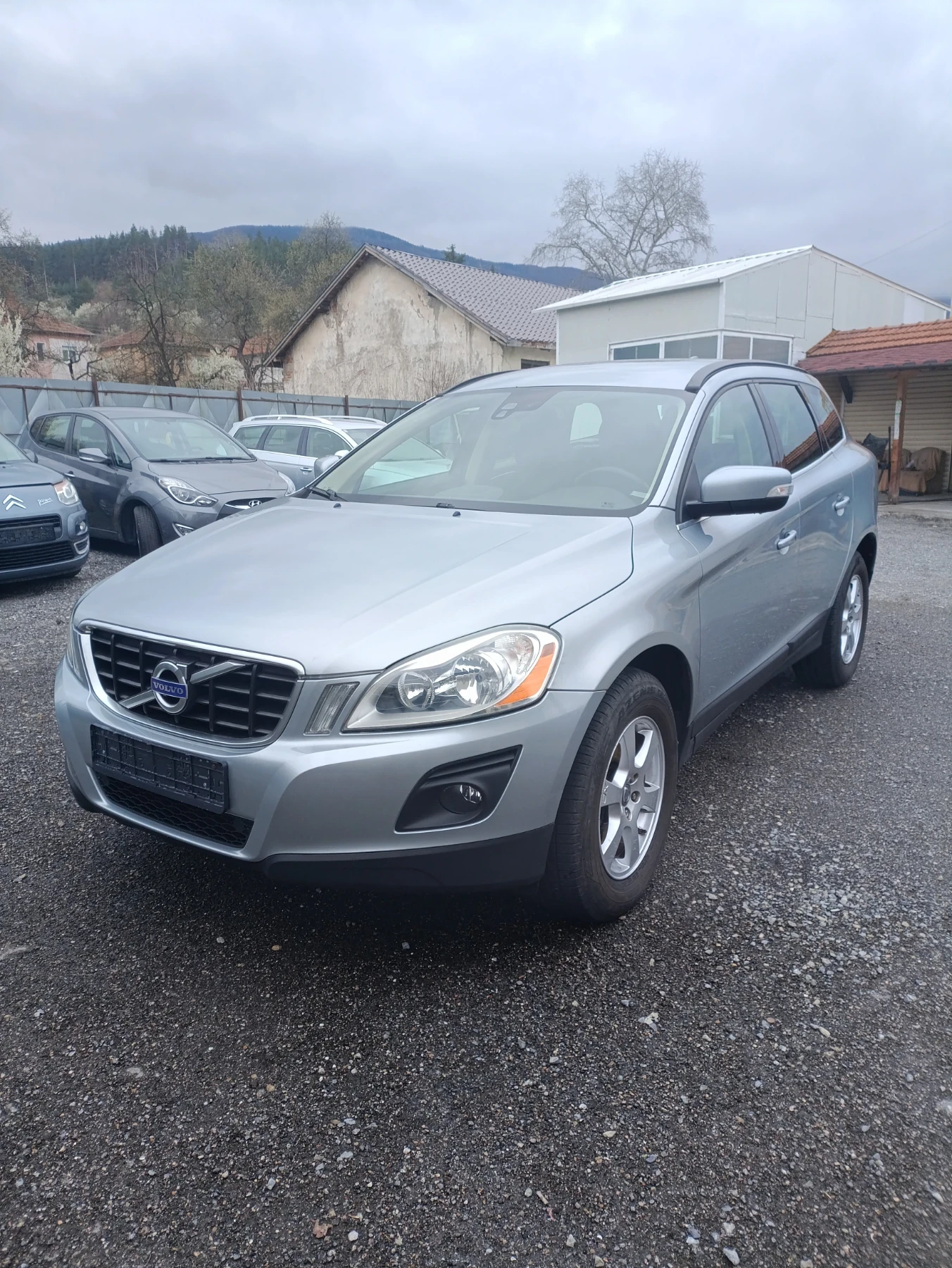 Volvo XC60 2.4d 185cv, снимка 2 - Автомобили и джипове - 53783118