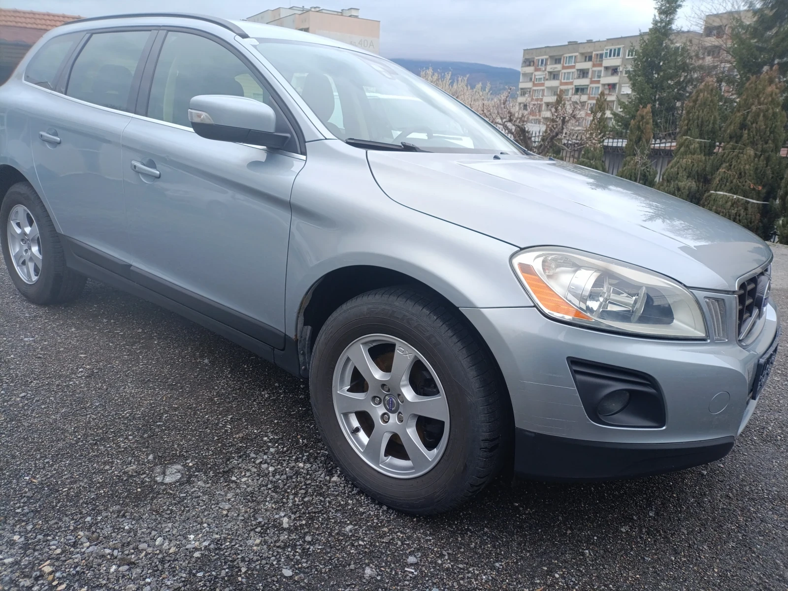 Volvo XC60 2.4d 185cv, снимка 5 - Автомобили и джипове - 53783118