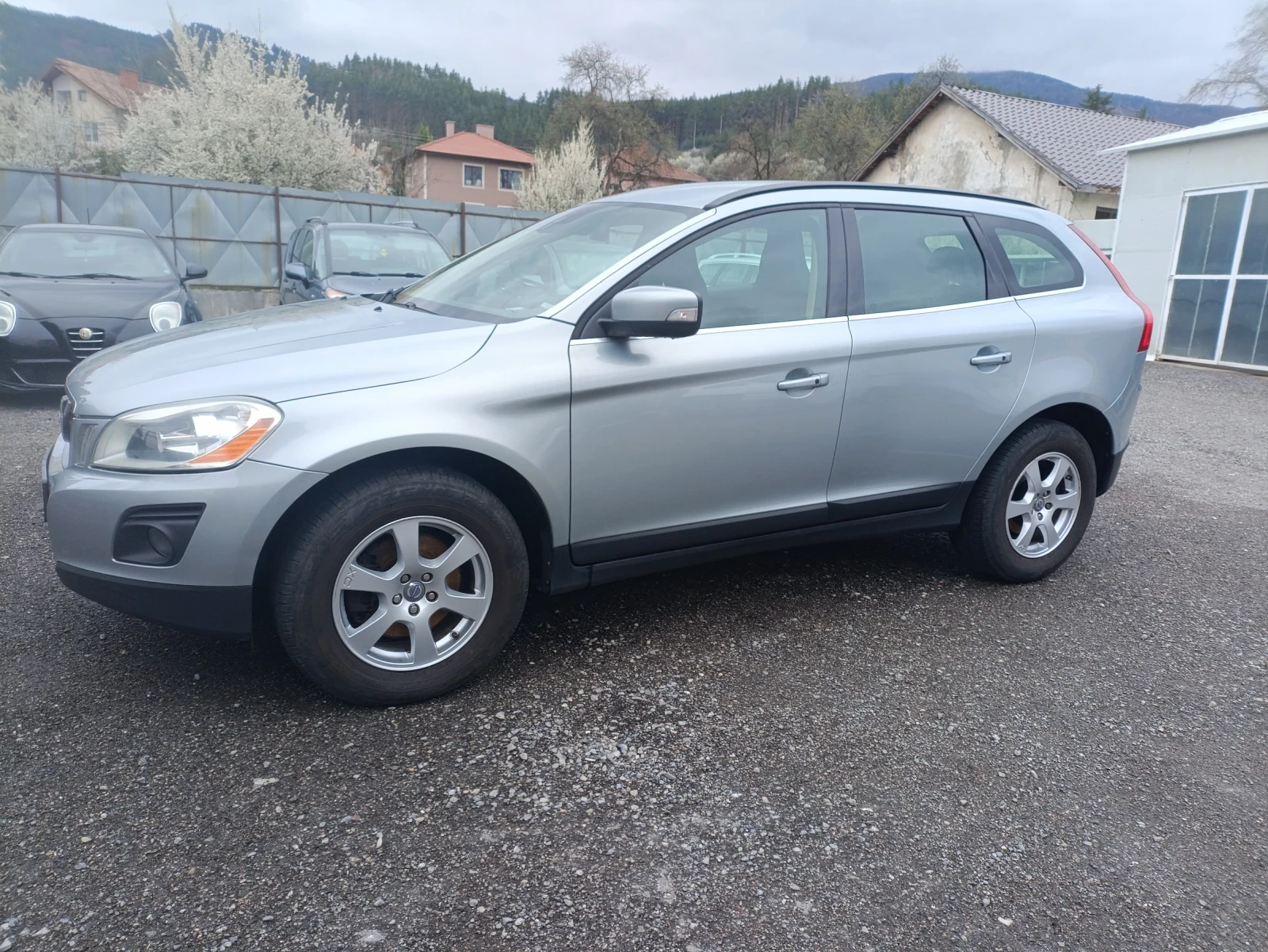 Volvo XC60 2.4d 185cv, снимка 3 - Автомобили и джипове - 53783118