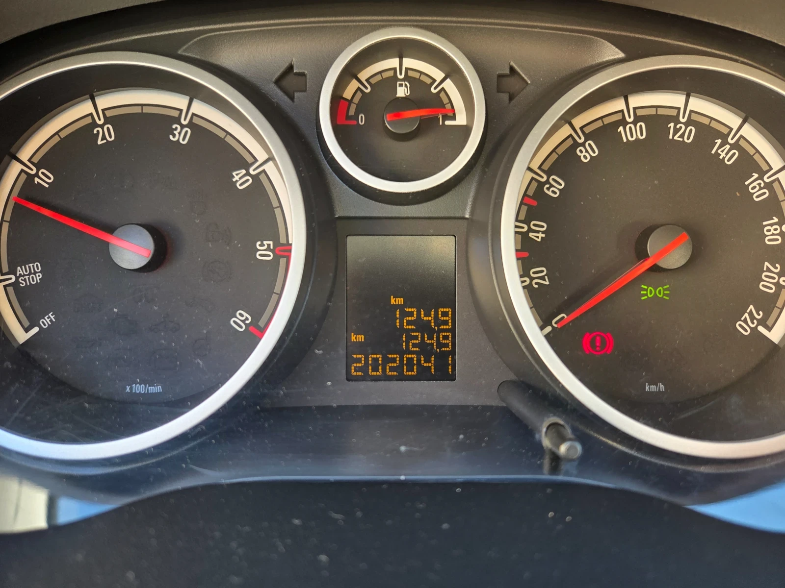 Opel Corsa 1.3 cdti 95 kc, снимка 8 - Автомобили и джипове - 53807642