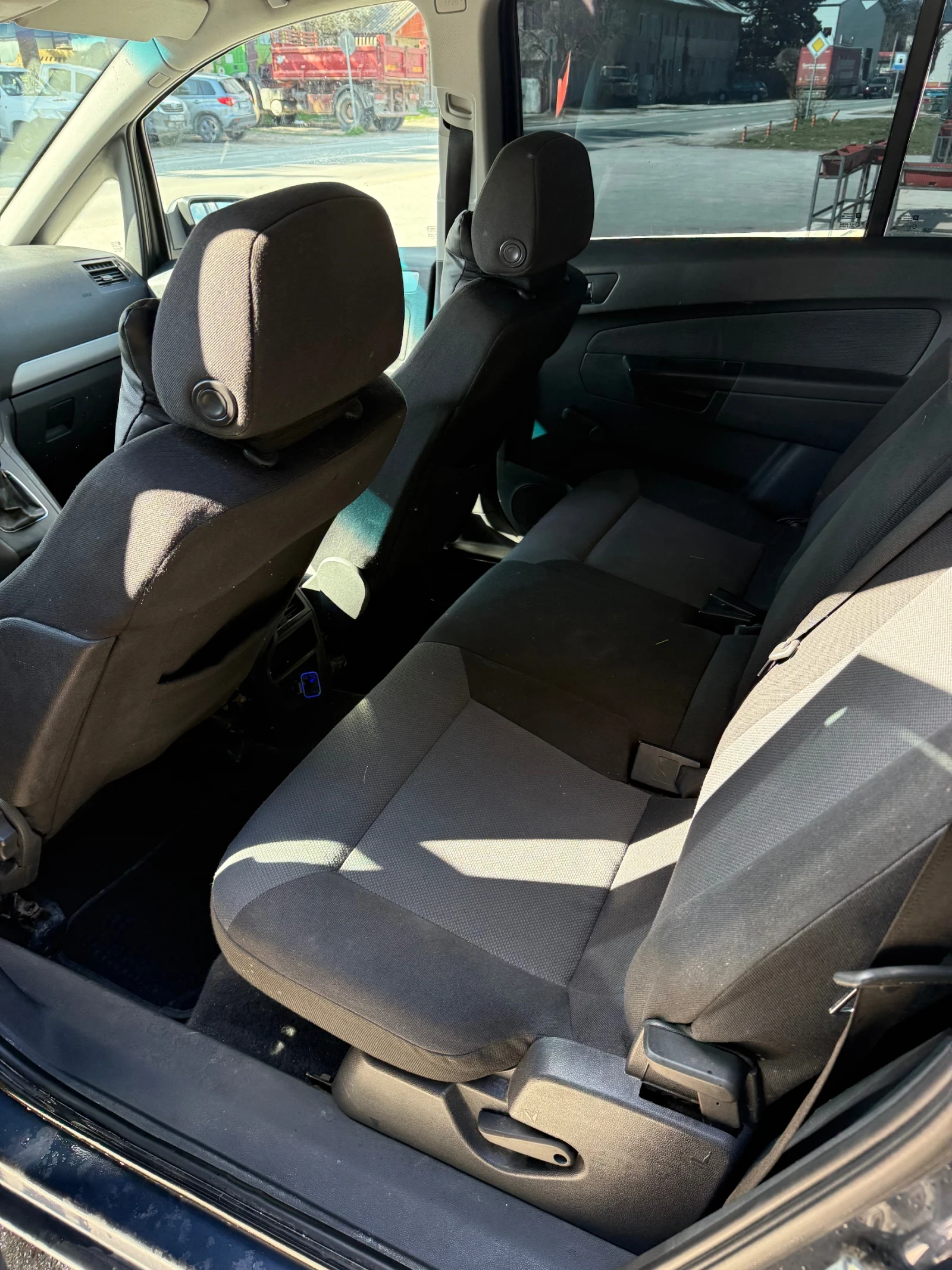 Opel Zafira, снимка 7 - Автомобили и джипове - 54100489