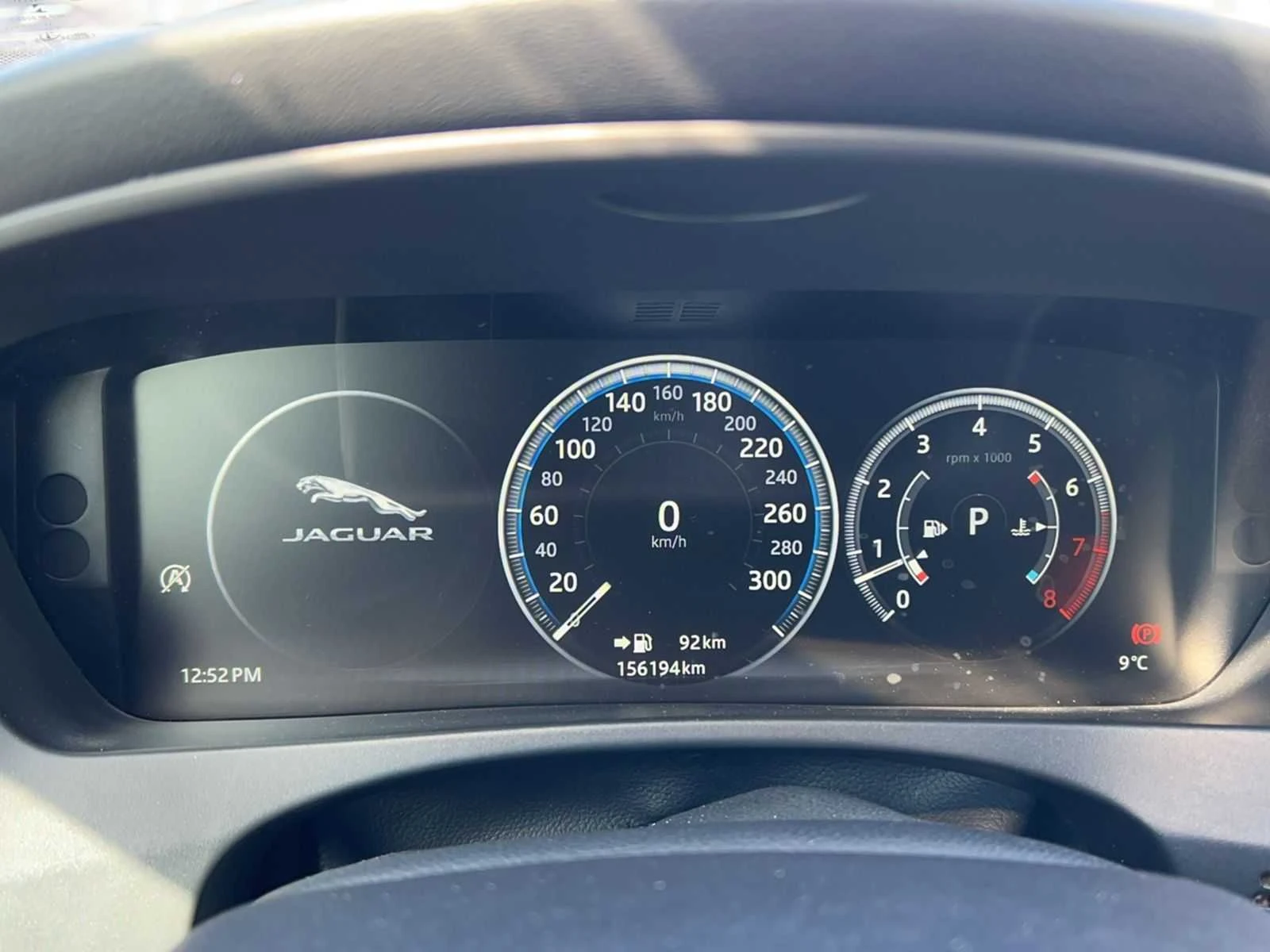 Jaguar XE R-Sport* 4x4* Pano* Back cam* Обдухване* Подгрев* , снимка 8 - Автомобили и джипове - 54112784