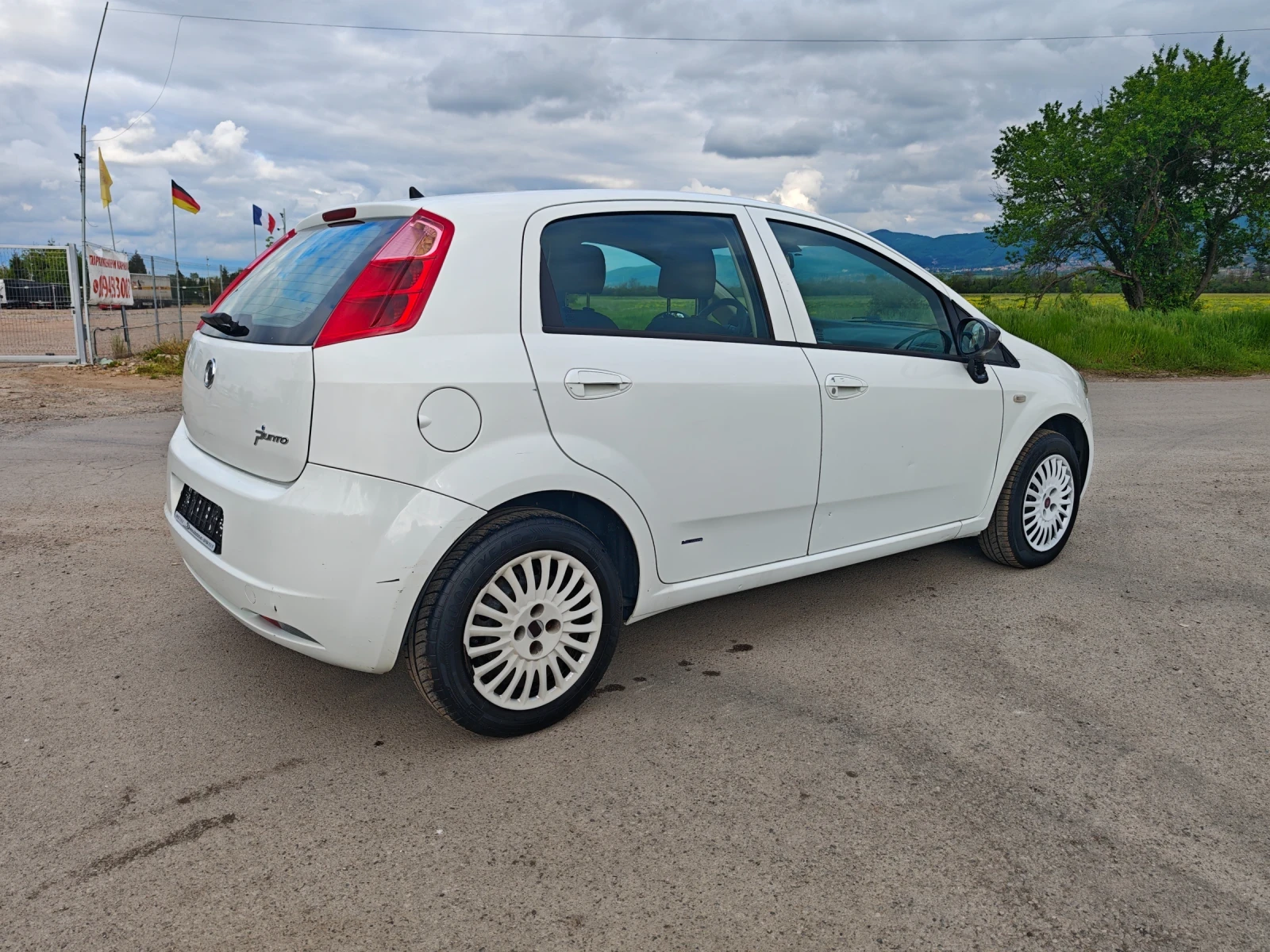 Fiat Punto 1.3JTD, снимка 6 - Автомобили и джипове - 54490353