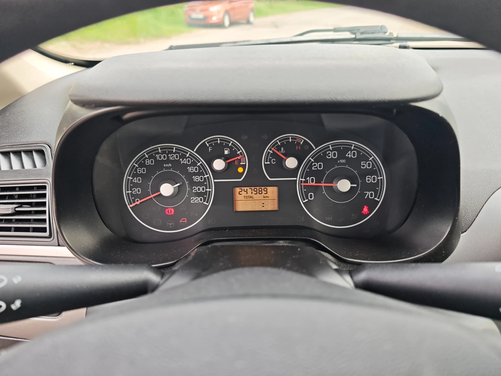 Fiat Punto 1.3JTD, снимка 8 - Автомобили и джипове - 54490353