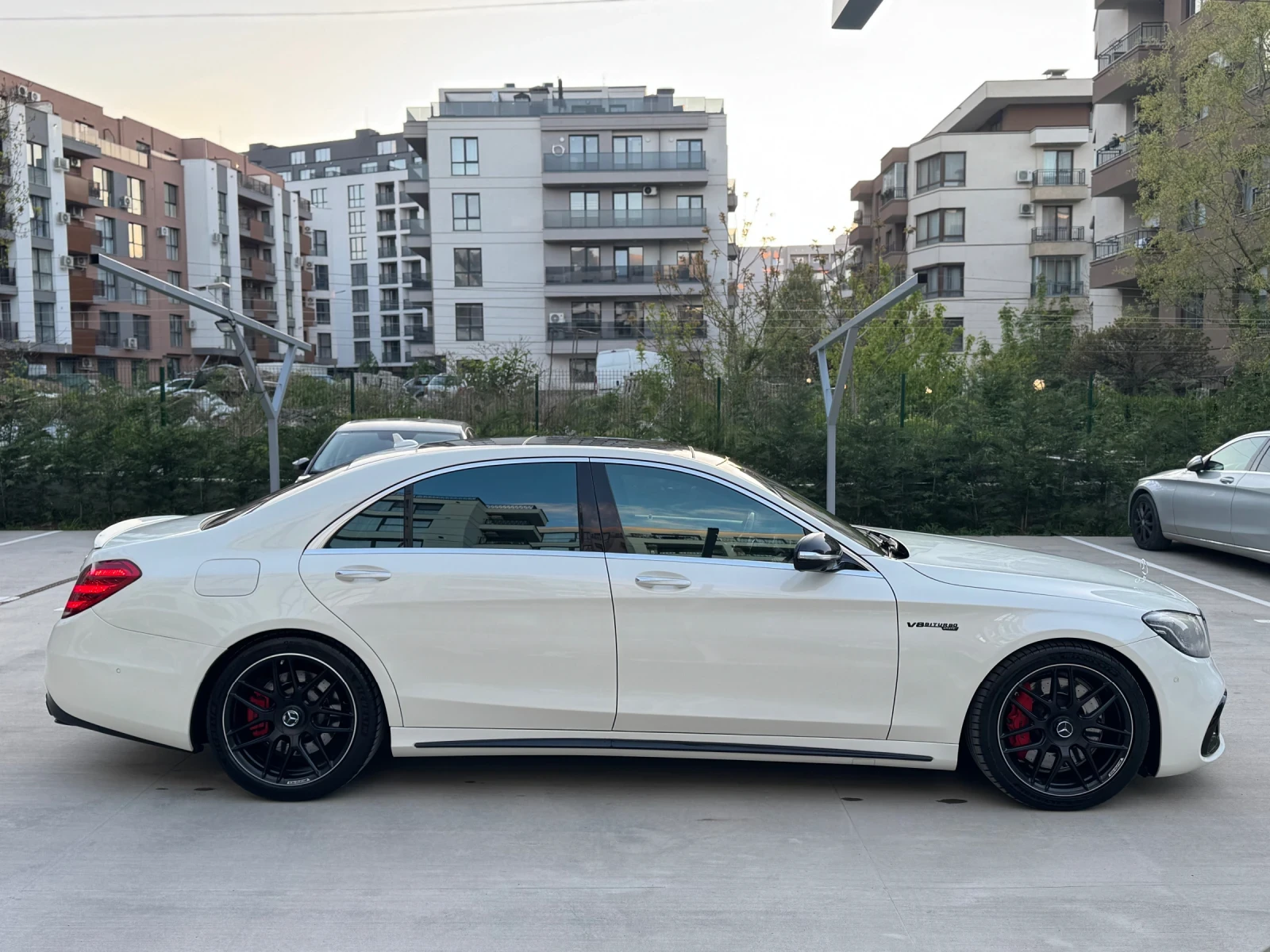 Mercedes-Benz S 63 AMG BURM* 4D* 3XTV* HEADUP* 3XБЯЛА ПЕРЛА* МАСАЖ* DISTR, снимка 6 - Автомобили и джипове - 54513452