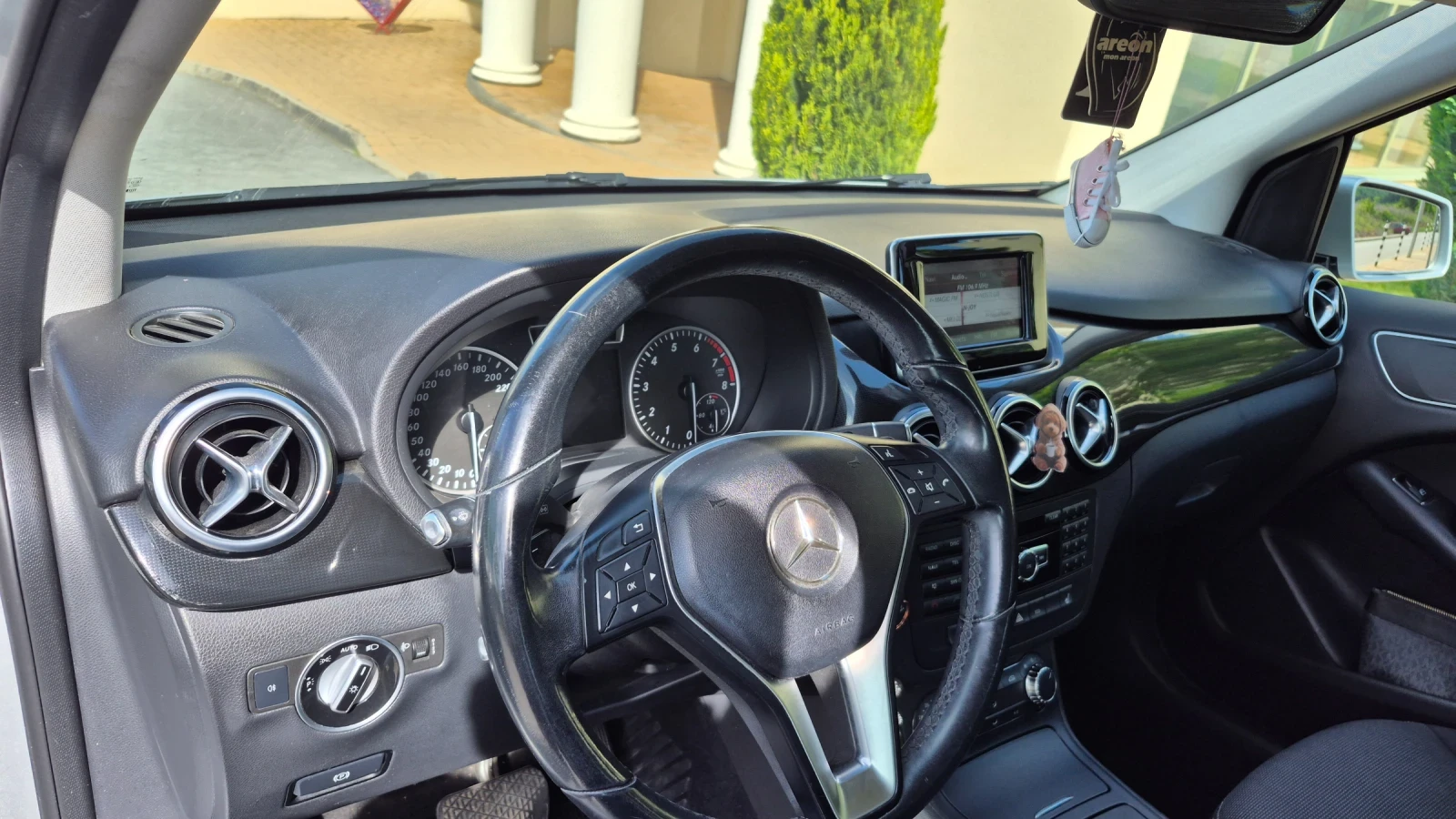 Mercedes-Benz B 180 Автоматик, сервизна история, частно лице, снимка 6 - Автомобили и джипове - 54670372