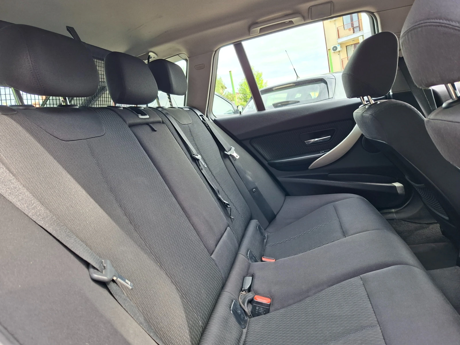 BMW 318 2.0D* FACE* AUTOMATIC* 36м. х 239EUR.* , снимка 15 - Автомобили и джипове - 54885197