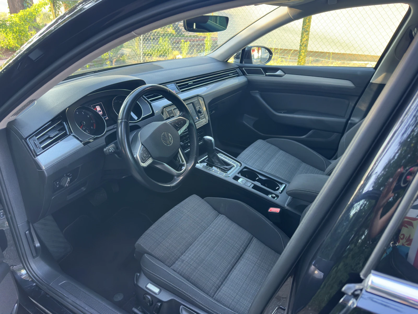 VW Passat 1, 5 TSI DSG, снимка 11 - Автомобили и джипове - 54995675